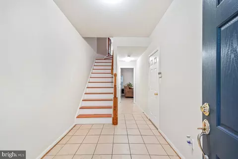 Entry Way - 43533 Laidlow St, Chantilly, VA 20152 photo 1 of 4