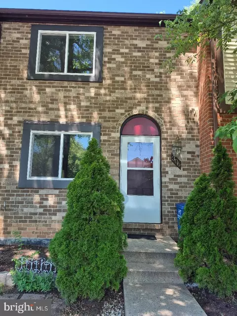 306 Giles Pl, Sterling, VA 20164