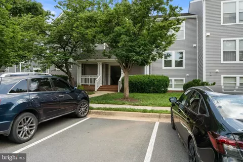 Exterior - 20604 Cornstalk Ter #301, Ashburn, VA 20147 photo 3 of 8