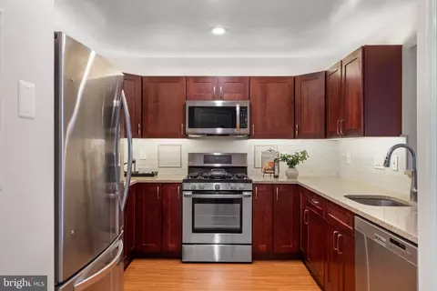 Kitchen - 20604 Cornstalk Ter #301, Ashburn, VA 20147 photo 1 of 5