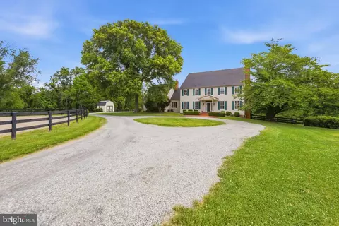 34294 Bridgestone Ln, Bluemont, VA 20135