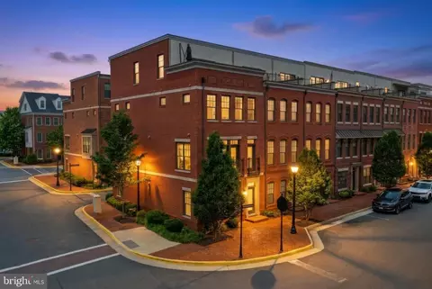 232 Bluemont Branch Ter SE, Leesburg, VA 20175