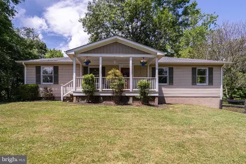 35094 Scotland Heights Rd, Round Hill, VA 20141