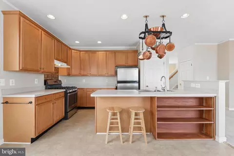 Kitchen - 42650 Harris St, Chantilly, VA 20152 photo 2 of 4