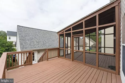 Exterior - 42650 Harris St, Chantilly, VA 20152 photo 7 of 9
