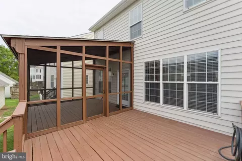 Exterior - 42650 Harris St, Chantilly, VA 20152 photo 8 of 9