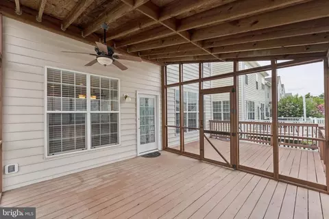 Exterior - 42650 Harris St, Chantilly, VA 20152 photo 5 of 9