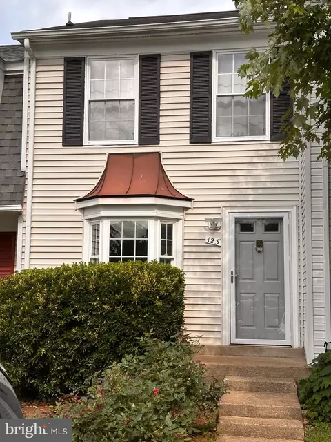 123 Bickel Ct, Sterling, VA 20165