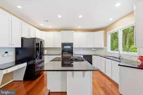 Kitchen - 43648 Intrepid St, Chantilly, VA 20152 photo 1 of 4