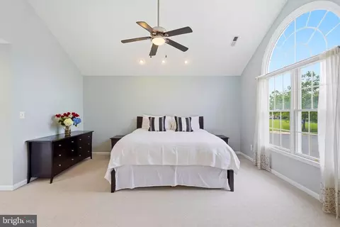 Bedroom - 43648 Intrepid St, Chantilly, VA 20152 photo 2 of 18