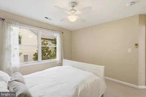 Bedroom - 43648 Intrepid St, Chantilly, VA 20152 photo 13 of 18
