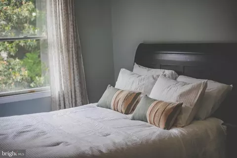 Bedroom - 43648 Intrepid St, Chantilly, VA 20152 photo 16 of 18