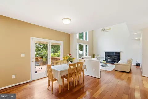 Dining - 43648 Intrepid St, Chantilly, VA 20152 photo 3 of 4