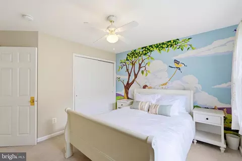 Bedroom - 43648 Intrepid St, Chantilly, VA 20152 photo 12 of 18