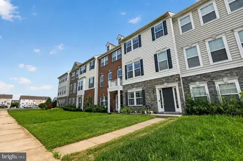 44139 Puma Sq, Chantilly, VA 20152