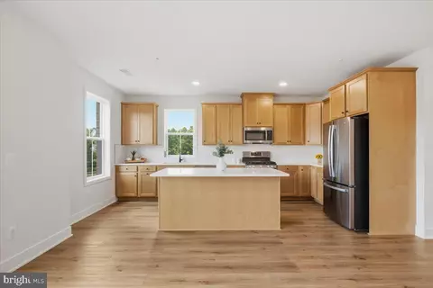 Kitchen - 43382 Farringdon Sq, Broadlands, VA 20148 photo 1 of 6