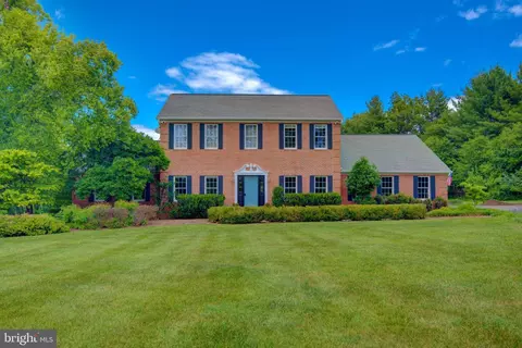 15620 Old Waterford Rd, Waterford, VA 20197