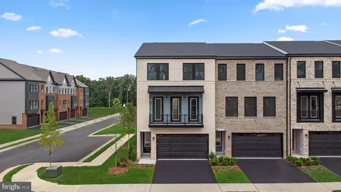 2 Picasso Sq #TYCE 24-F2, Ashburn, VA 20148