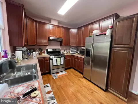 Kitchen - 43723 Banshee Heights Ter, Ashburn, VA 20148 photo 2 of 3