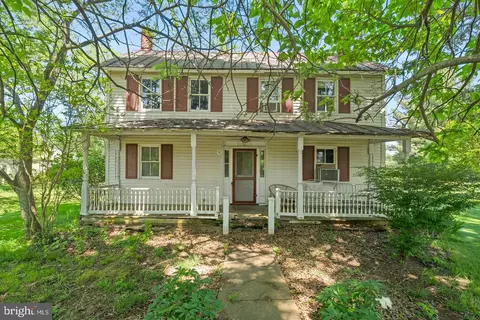 Exterior - 43537 Graves Ln, Ashburn, VA 20147 photo 2 of 2