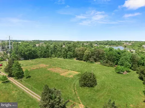 View/Area - 43537 Graves Ln, Ashburn, VA 20147 photo 4 of 13