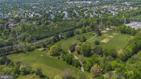 View/Area - 43537 Graves Ln, Ashburn, VA 20147 photo 13 of 13