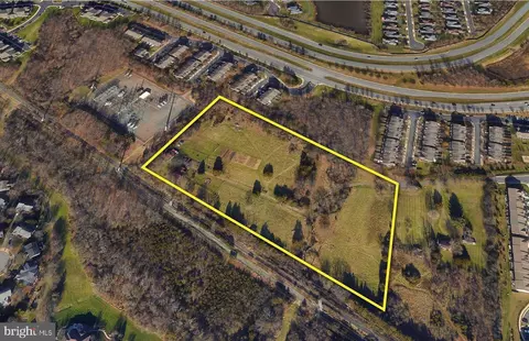 View/Area - 43537 Graves Ln, Ashburn, VA 20147 photo 2 of 13