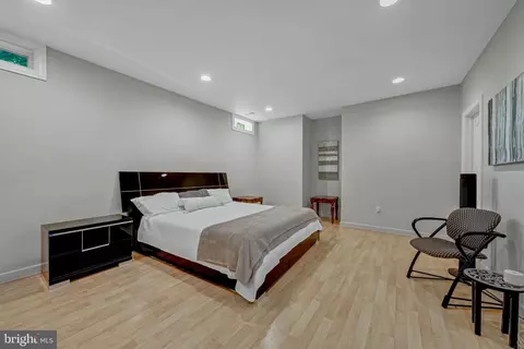 Bedroom - 42654 Frontier Dr, Brambleton, VA 20148 photo 5 of 6