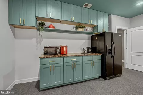 Kitchen - 42654 Frontier Dr, Brambleton, VA 20148 photo 6 of 6