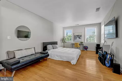 Bedroom - 42654 Frontier Dr, Brambleton, VA 20148 photo 1 of 6