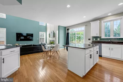 Kitchen - 42654 Frontier Dr, Brambleton, VA 20148 photo 5 of 6