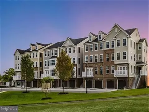 25202 Split Creek Ter, Chantilly, VA 20152