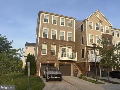 25202 Split Creek Ter, Chantilly, VA 20152