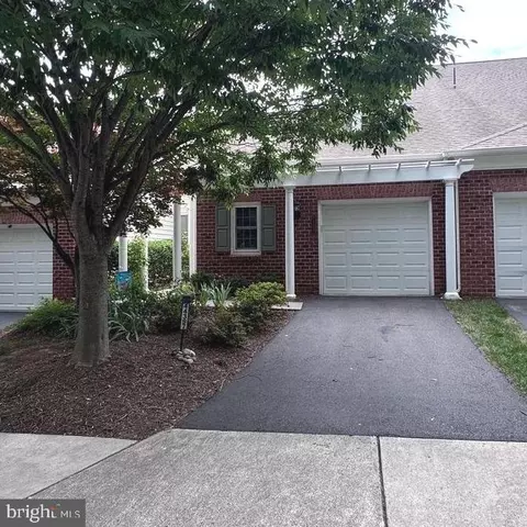 44397 Oakmont Manor Sq, Ashburn, VA 20147