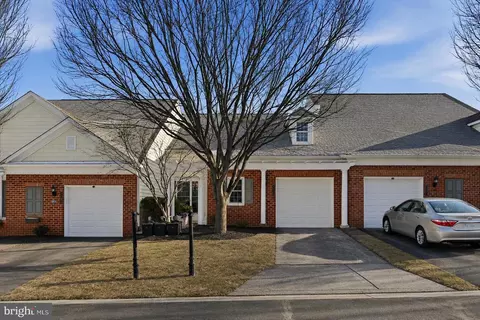 44397 Oakmont Manor Sq, Ashburn, VA 20147