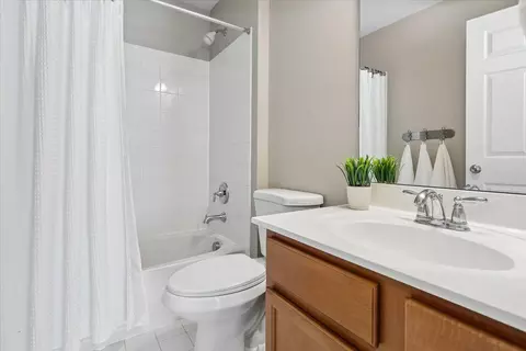 Bath - 42940 Spyder Pl, Chantilly, VA 20152 photo 2 of 3