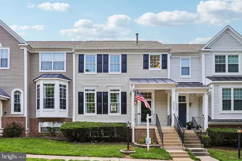 20567 Warburton Bay Sq, Sterling, VA 20165