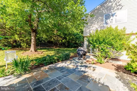 Exterior - 151 S Fox Rd, Sterling, VA 20164 photo 4 of 8