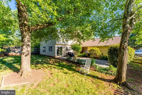 Exterior - 151 S Fox Rd, Sterling, VA 20164 photo 6 of 8
