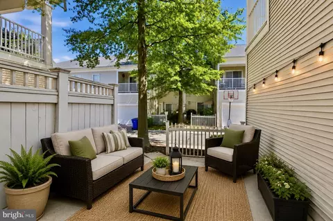 Exterior - 20216 Nightwatch St, Ashburn, VA 20147 photo 6 of 7