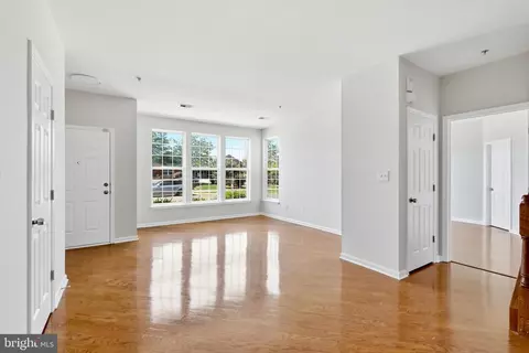 Living - 20216 Nightwatch St, Ashburn, VA 20147 photo 4 of 10