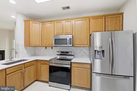 Kitchen - 20216 Nightwatch St, Ashburn, VA 20147 photo 4 of 5