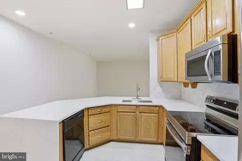 Kitchen - 20216 Nightwatch St, Ashburn, VA 20147 photo 5 of 5