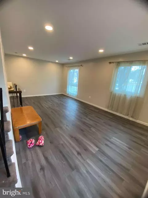 Living - 28 Howard Pl Sterling Howard Pl, Sterling, VA 20164 photo 4 of 4