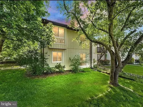Exterior - 28 Howard Pl Sterling Howard Pl, Sterling, VA 20164 photo 4 of 4