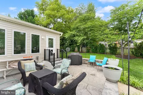 Exterior - 43305 Wayside Cir, Ashburn, VA 20147 photo 9 of 13