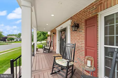 Exterior - 43305 Wayside Cir, Ashburn, VA 20147 photo 2 of 13