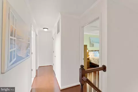 Entry Way - 43305 Wayside Cir, Ashburn, VA 20147 photo 5 of 6