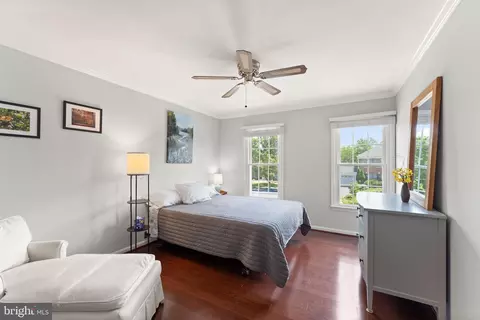 Bedroom - 43305 Wayside Cir, Ashburn, VA 20147 photo 4 of 7