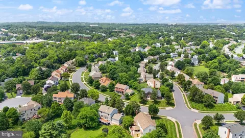 View/Area - 43305 Wayside Cir, Ashburn, VA 20147 photo 4 of 4